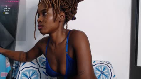 Snapshot of yuliana_miiller chatting on 23, 10, 2025 YulianaIndependent online show from 23, 10, 2025