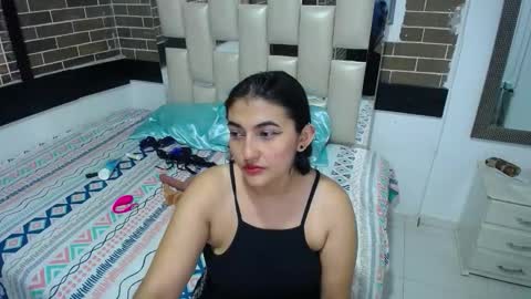Snapshot of yuliet_latin69 chatting on 23, 11, 2025 Yulieth online show from 23, 11, 2025