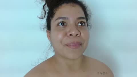 Snapshot of yulissa18 chatting on 6, 1, 2025 Yuli and SaraIndependent model online show from 6, 1, 2025