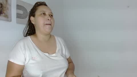 Snapshot of yulissa18 chatting on 27, 1, 2025 Yuli and SaraIndependent model online show from 27, 1, 2025