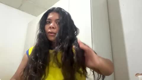 Snapshot of yulissa18 chatting on 14, 11, 2025 Yuli and SaraIndependent model online show from 14, 11, 2025