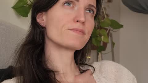 Snapshot of yulladao chatting on 4, 2, 2025 yulla dao online show from 4, 2, 2025