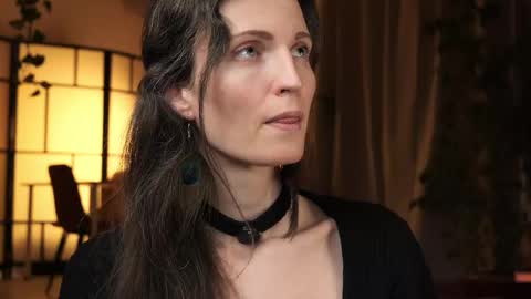 Snapshot of yulladao chatting on 18, 11, 2025 yulla dao online show from 18, 11, 2025