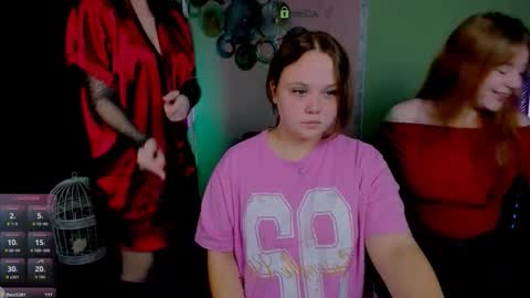 yume_sakura_ online show from 8, 10, 2025