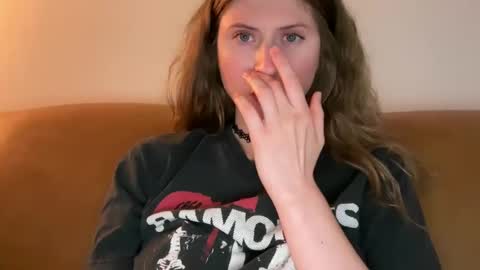 Snapshot of yumiandwolf chatting on 11, 9, 2025 yumiandwolf online show from 11, 9, 2025