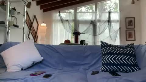 Snapshot of yumiandwolf chatting on 28, 10, 2025 yumiandwolf online show from 28, 10, 2025