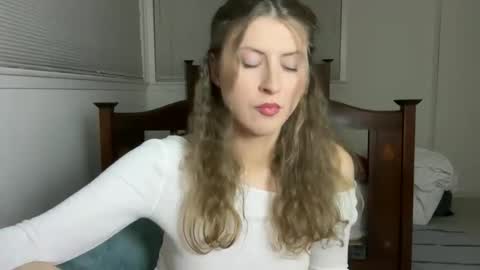 Snapshot of yumiandwolf chatting on 17, 11, 2025 yumiandwolf online show from 17, 11, 2025