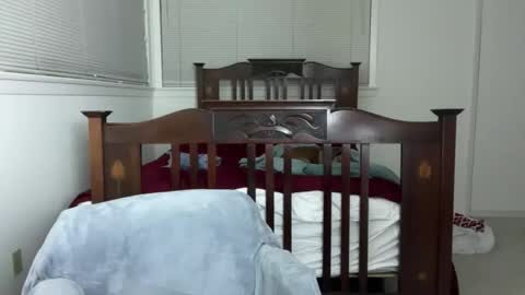 Snapshot of yumiandwolf chatting on 14, 12, 2025 yumiandwolf online show from 14, 12, 2025