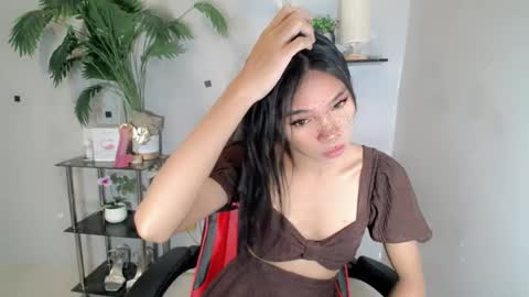 CALL ME YUMLEXX online show from 25, 7, 2026