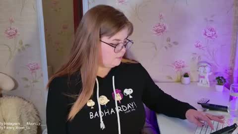 Polly online show from 19, 10, 2025