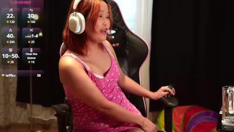 Snapshot of yummy_maya chatting on 22, 11, 2025 Chimi online show from 22, 11, 2025
