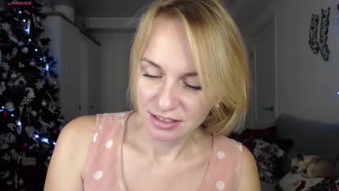 Snapshot of yummylilya chatting on 2, 12, 2024 Lillya online show from 2, 12, 2024