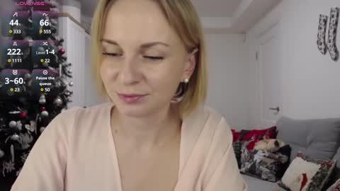 Snapshot of yummylilya chatting on 5, 1, 2025 Lillya online show from 5, 1, 2025