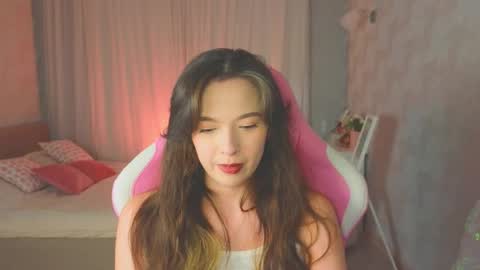 Snapshot of yuna_sunshy chatting on 14, 9, 2025 Yuna online show from 14, 9, 2025