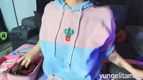 Snapshot of yungelitamor_ chatting on 15, 10, 2025 ELITA online show from 15, 10, 2025