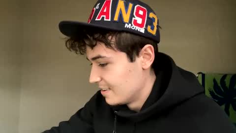 Snapshot of yungstudbev chatting on 11, 2, 2025 yungstudbev online show from 11, 2, 2025