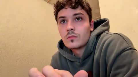 Snapshot of yungstudbev chatting on 4, 10, 2025 yungstudbev online show from 4, 10, 2025