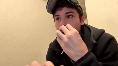 Snapshot of yungstudbev chatting on 18, 10, 2025 yungstudbev online show from 18, 10, 2025