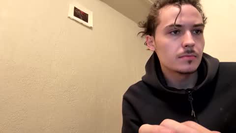 Snapshot of yungstudbev chatting on 6, 1, 2026 yungstudbev online show from 6, 1, 2026