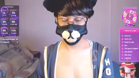 Snapshot of yuniorb chatting on 7, 11, 2025 the puppy boy online show from 7, 11, 2025