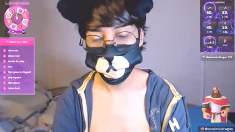 Snapshot of yuniorb chatting on 28, 11, 2025 the puppy boy online show from 28, 11, 2025