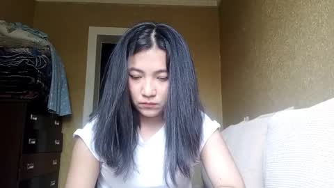 Snapshot of yuonneaquilar chatting on 3, 11, 2025 Yuna online show from 3, 11, 2025