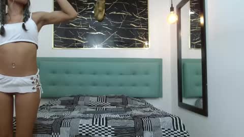  yuri queen  online show from 27, 4, 2026