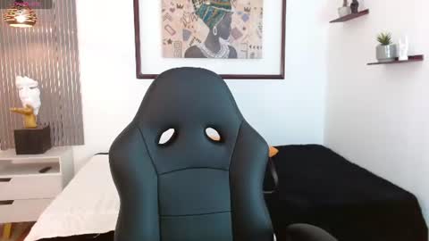 Y U R I online show from 25, 7, 2026