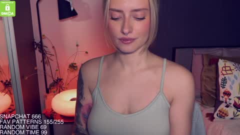 Snapshot of yvie_ chatting on 4, 12, 2025 The Queen Bitch of the United Kingdom online show from 4, 12, 2025