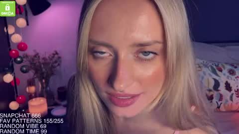 The Queen Bitch of the United Kingdom online show from 10, 4, 2026