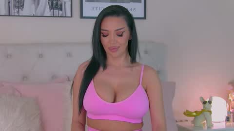 Laura online show from 10, 4, 2026