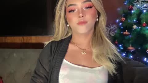 Snapshot of yvonne_guidotti chatting on 8, 12, 2024 Miss Cali online show from 8, 12, 2024