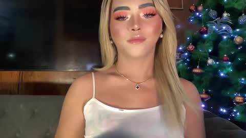 Snapshot of yvonne_guidotti chatting on 9, 12, 2024 Miss Cali online show from 9, 12, 2024