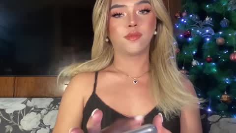 Snapshot of yvonne_guidotti chatting on 10, 12, 2024 Miss Cali online show from 10, 12, 2024