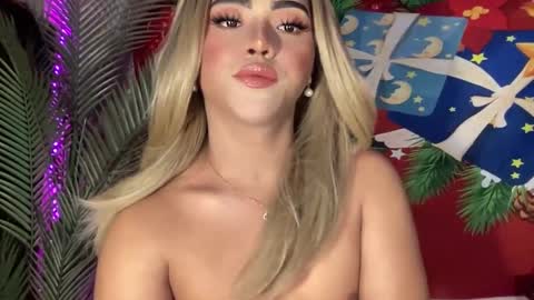 Snapshot of yvonne_guidotti chatting on 29, 12, 2024 Miss Cali online show from 29, 12, 2024