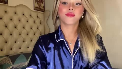 Snapshot of yvonne_guidotti chatting on 6, 1, 2025 Miss Cali online show from 6, 1, 2025