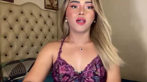 Snapshot of yvonne_guidotti chatting on 7, 1, 2025 Miss Cali online show from 7, 1, 2025