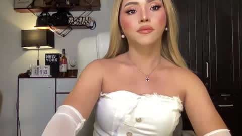 Snapshot of yvonne_guidotti chatting on 19, 1, 2025 Miss Cali online show from 19, 1, 2025