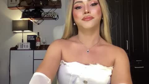 Snapshot of yvonne_guidotti chatting on 19, 1, 2025 Miss Cali online show from 19, 1, 2025