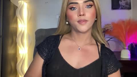 Snapshot of yvonne_guidotti chatting on 27, 1, 2025 Miss Cali online show from 27, 1, 2025