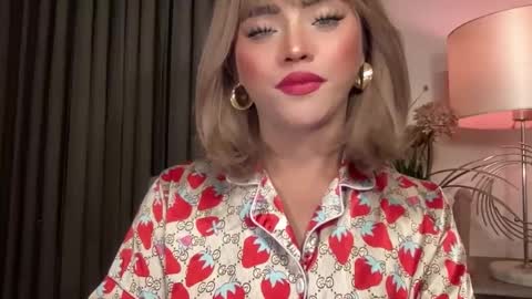 Snapshot of yvonne_guidotti chatting on 2, 2, 2025 Miss Cali online show from 2, 2, 2025