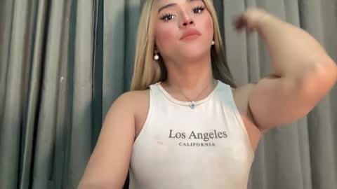 Snapshot of yvonne_guidotti chatting on 8, 2, 2025 Miss Cali online show from 8, 2, 2025