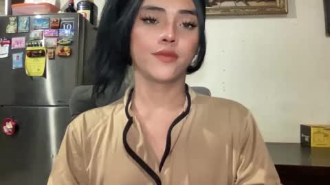 Snapshot of yvonne_guidotti chatting on 17, 2, 2025 Miss Cali online show from 17, 2, 2025