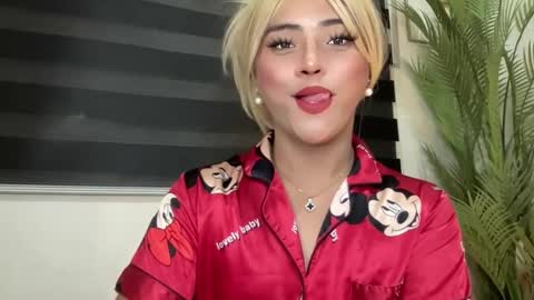 Snapshot of yvonne_guidotti chatting on 2, 3, 2025 Miss Cali online show from 2, 3, 2025