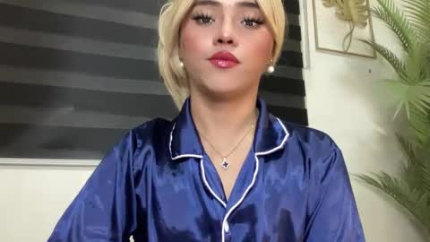 Snapshot of yvonne_guidotti chatting on 6, 3, 2025 Miss Cali online show from 6, 3, 2025