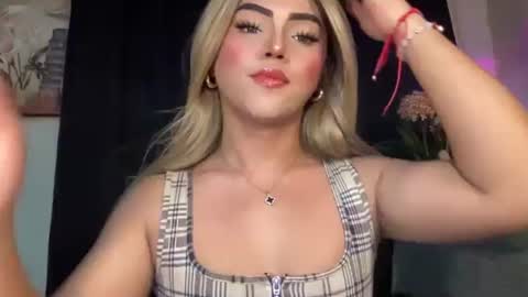 Snapshot of yvonne_guidotti chatting on 21, 9, 2025 Miss Cali online show from 21, 9, 2025