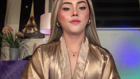 Snapshot of yvonne_guidotti chatting on 8, 10, 2025 Miss Cali online show from 8, 10, 2025