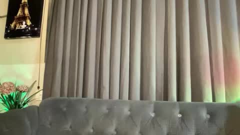 Snapshot of yvonne_guidotti chatting on 20, 12, 2025 Miss Cali online show from 20, 12, 2025