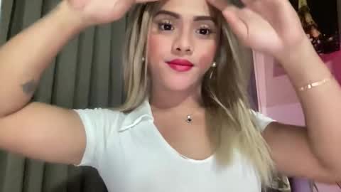 Snapshot of yvonne_guidotti chatting on 22, 2, 2026 Miss Cali online show from 22, 2, 2026