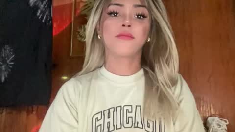 Snapshot of yvonne_guidotti chatting on 8, 3, 2026 Miss Cali online show from 8, 3, 2026